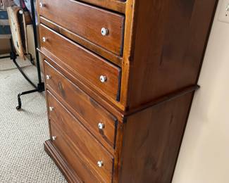 Chest on chest 100.00