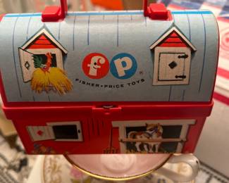 DARLING fisher Price child's lunch farm house box