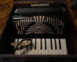 Vintage accordian Nice 