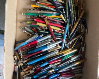 Large selection of fountain pens