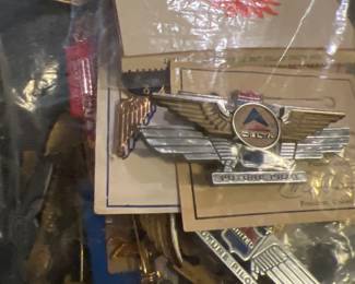 Airlines pins