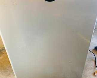 Frigidaire mini refrigerator 