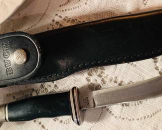 Buck hunting knife with sheath #117
