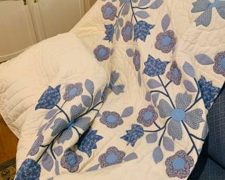 very large handmade quilt with appliqued flowers--nicest one