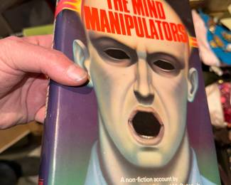 the Mind Manipulators ... ooh Alan Scheflin