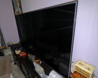 HUGE LG TV 65" mdl 65UH6030-UC