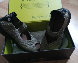 Brand new Bernie Mev of New York the master of woven Footwear size 6.