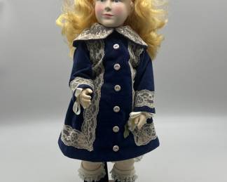 Limited Edition Effenbee 16in Renoir Doll 
