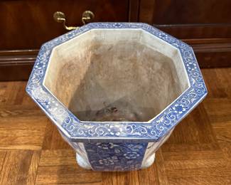 F93 - $55 Blue & White Planter. 