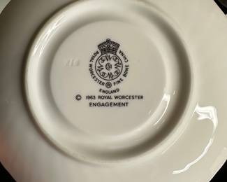 F26 - $150. 52 pcs. 1963 Royal Worcester "Engagement" Fine Bone China. Service for 6 with a few extras. 