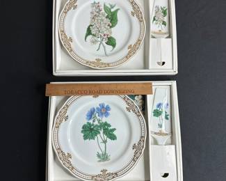 F38 - $10 each set. Andrea by Sadek. Golden Botanical Cake Sets. 