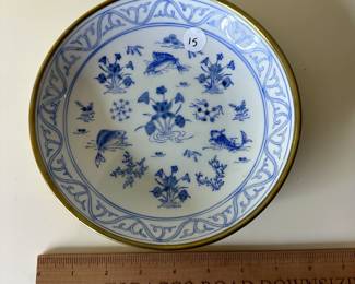 F79 - $15 decorative bowl / ash tray