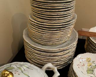 F16 - $350. 87 pieces. Mitterteich Bavaria "Flandre". Very good vintage condition!12 piece place setting + serving pieces. 