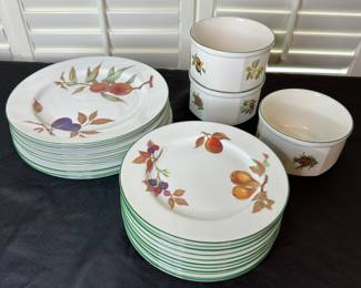 CP5 - $200. Evesham Vale.  8 - 10" dinner plates. 11 - 8.5" salad plates. 3 bowls. 
