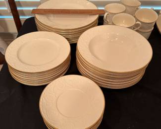F110 - $75. Mikasa "Plaza Gold" DE901. Service for 8 - 5 piece place setting. 
