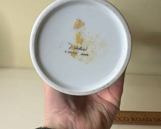 F68 - Oragari Meadow Vase. 