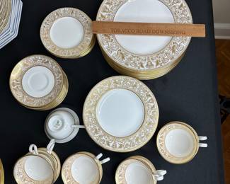 F23 - $550. Wedgwood Bone China "Gold Florentine" W4219. 60 pieces (12 - 5pc place settings)