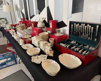 VERY LARGE COLLECTION OF LENOX HOLIDAY CHINA AND SILVERWARE