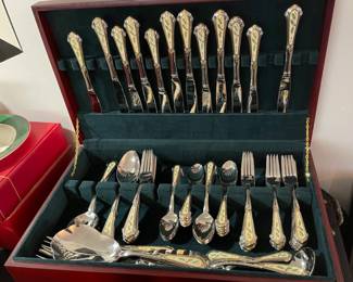 $500.00…………………..BEAUTIFUL  LARGE SET OF LENOX HOLIDAY FLATWARE SET, 72 PIECES IN LIKE NEW CONDITION WITH STORAGE BOX 
