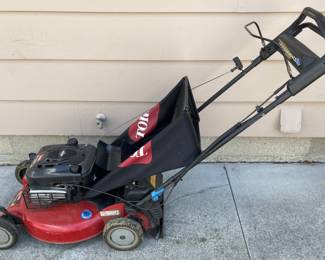 SELF PROPELLED TORO LAWNMOWER 