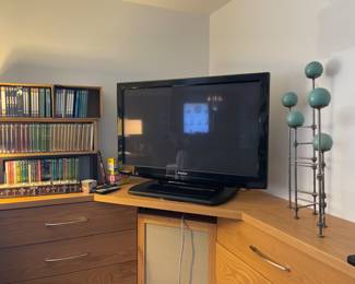 TV, MOVIES AND CD’S