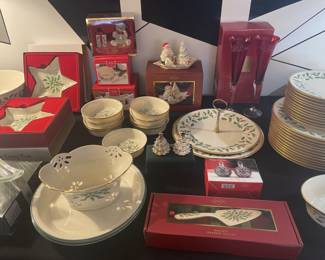 LENOX HOLIDAY CHINA