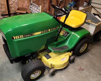 John Deere 165 hydro riding mower