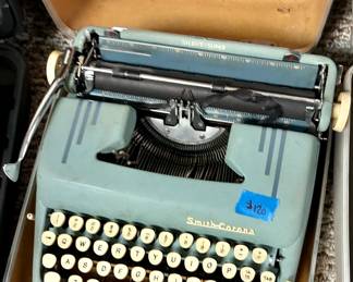 Vintage Aqua Smith Corona Silent, Super Typewriter with Case $120