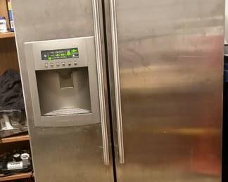 LG side-by-side refrigerator/freezer model LGLRSC26941ST $350