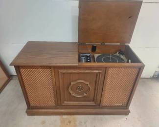 console stereo - works