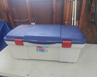 Rubbermaid tote