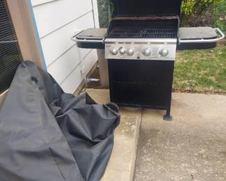 grill with cover