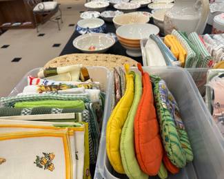 Lots of new and gently used itchen linens
