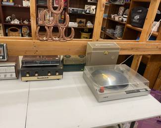 Vintage Heathkit model EA 3 tube amp. Sony PS LX 210 direct drive turntable