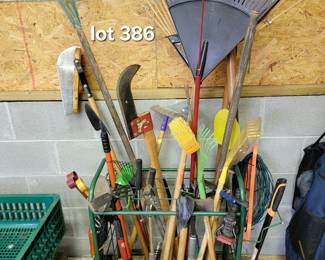 Lawn and garden tool lot