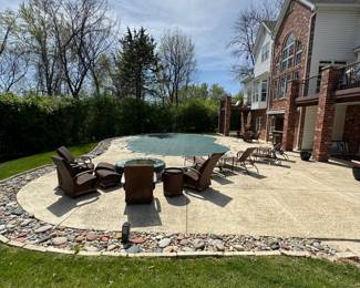 Outdoor furniture by Summer Classics