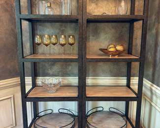 2 media towers - Lexington