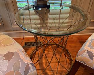 Capris accent table - Lexington