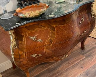 Wonderful French Bombe’ marquetry chest with marble top