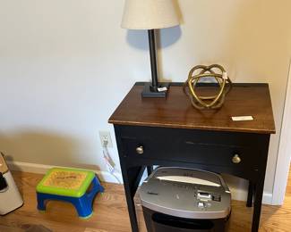 Table/Paper shredder/ Lamp/ Stool