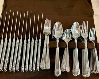 Stainless flatware 12 place settings 