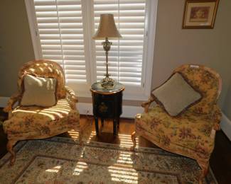 CL Laine Bergere Chairs & Chinoiserie Table With Decorator Lamp
