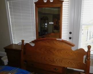 Oak Queen Bed & Dresser