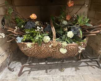 Basket w/flowers