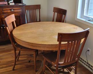 ROUND ANTIQUE TABLE N CHAIRS