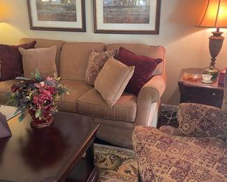 Broyhill living room furniture