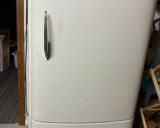 General Electric Refrigerator in working condion 
