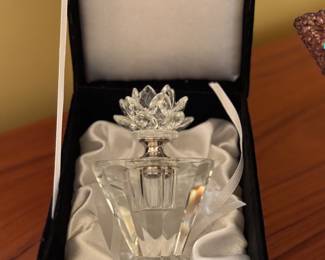 Shannon from Ireland crystal perfume bottle 
