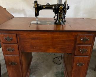 National Sewing machine with wood table 