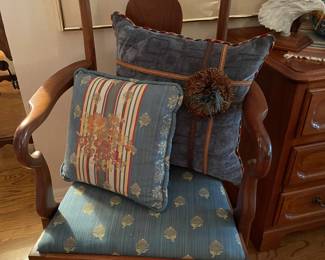 Vintage Queen Anne style arm chair with matching cushion